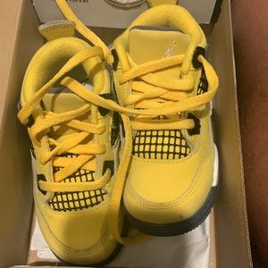 Toddler Jordan 4 light grey and yellow